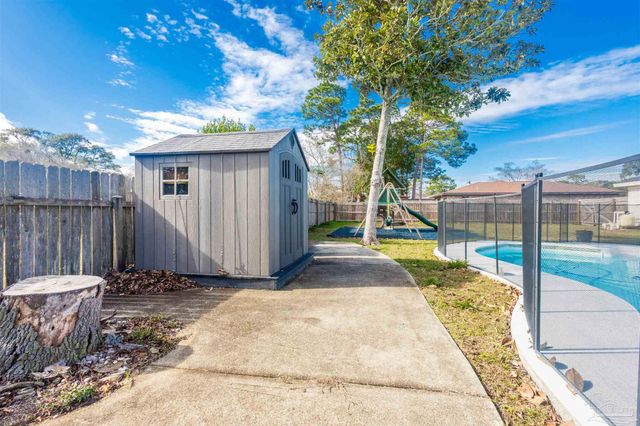 4261 Obregon Dr, Pensacola, FL 32504