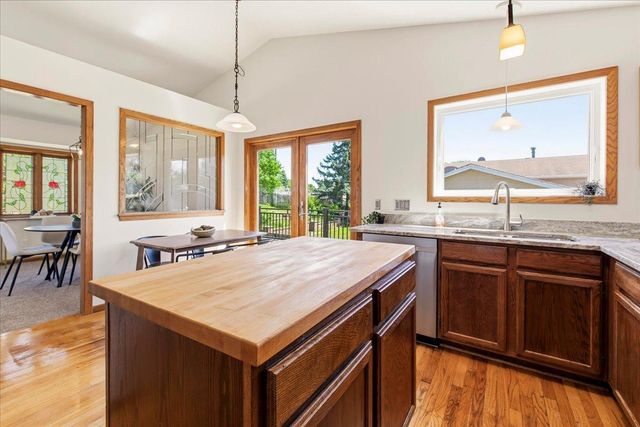 3836 Westbury Lane, Eagan, MN 55123