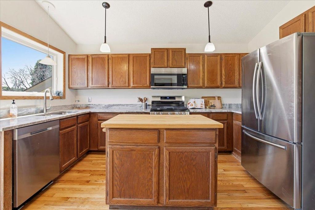 3836 Westbury Lane, Eagan, MN 55123