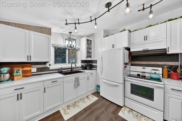 19033 Gillman Street, Livonia, MI 48152