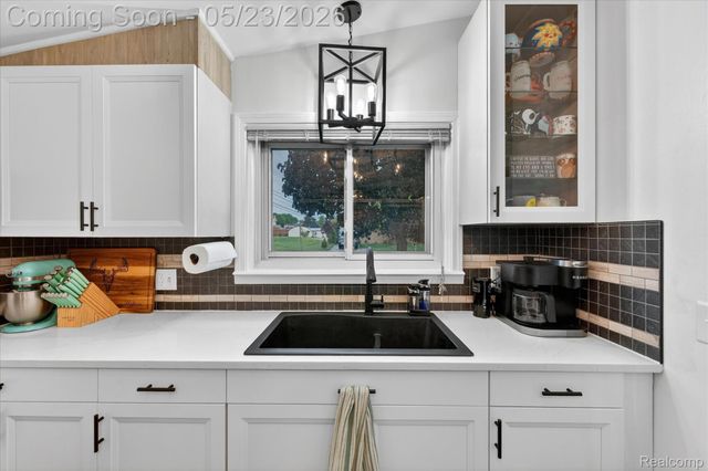19033 Gillman Street, Livonia, MI 48152