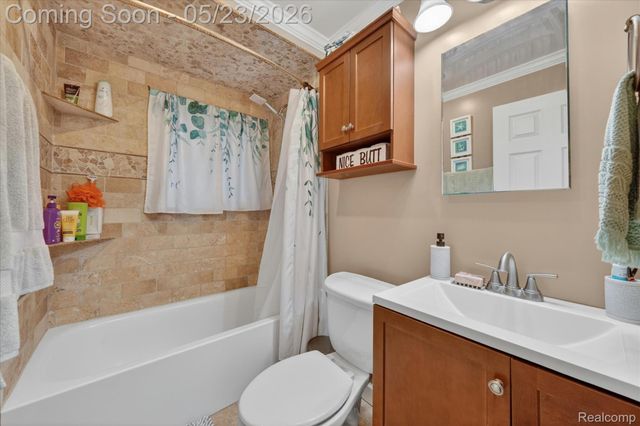 19033 Gillman Street, Livonia, MI 48152