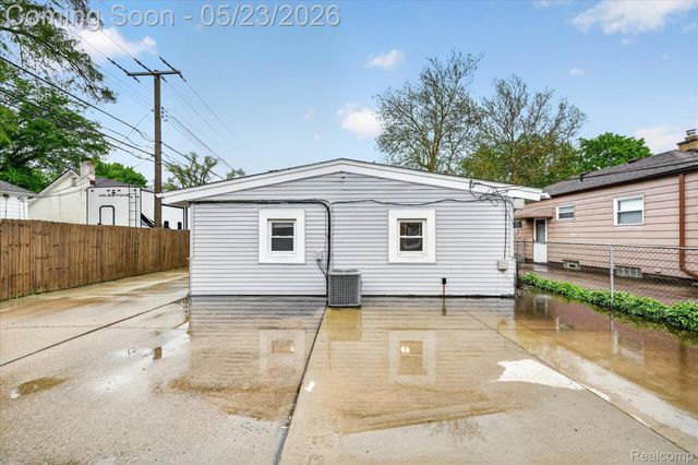 19033 Gillman Street, Livonia, MI 48152