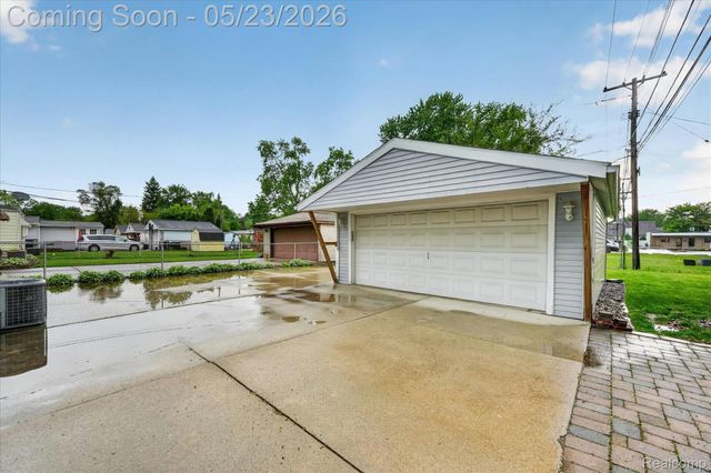 19033 Gillman Street, Livonia, MI 48152