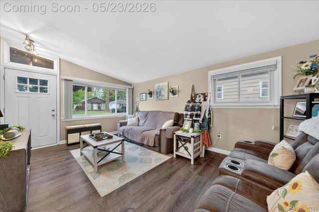 19033 Gillman Street, Livonia, MI 48152