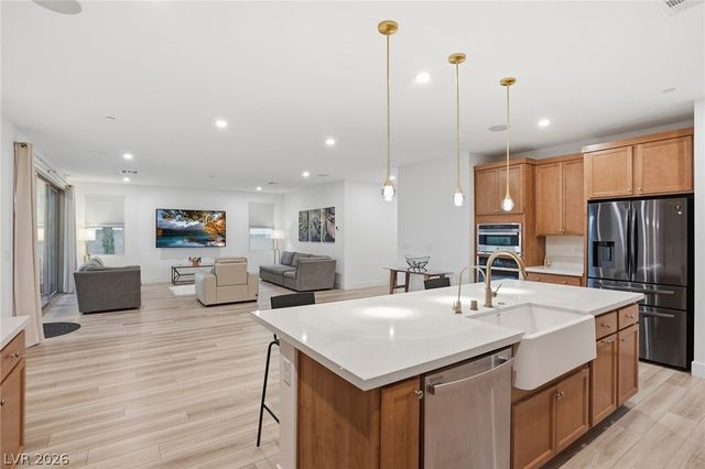 1917 Regal Bluff Drive, Henderson, NV 89052