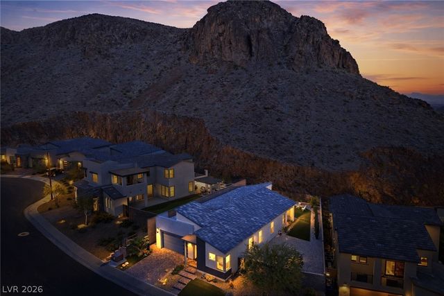 1917 Regal Bluff Drive, Henderson, NV 89052