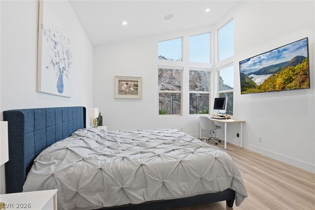 1917 Regal Bluff Drive, Henderson, NV 89052