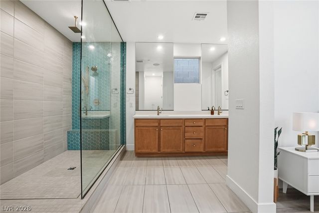 1917 Regal Bluff Drive, Henderson, NV 89052