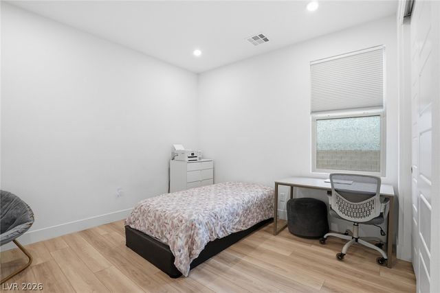 1917 Regal Bluff Drive, Henderson, NV 89052