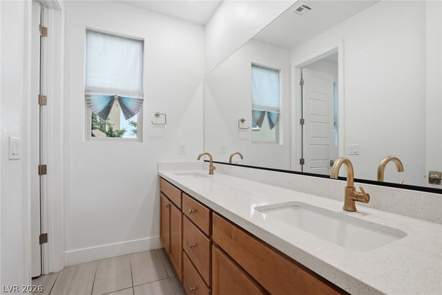 1917 Regal Bluff Drive, Henderson, NV 89052