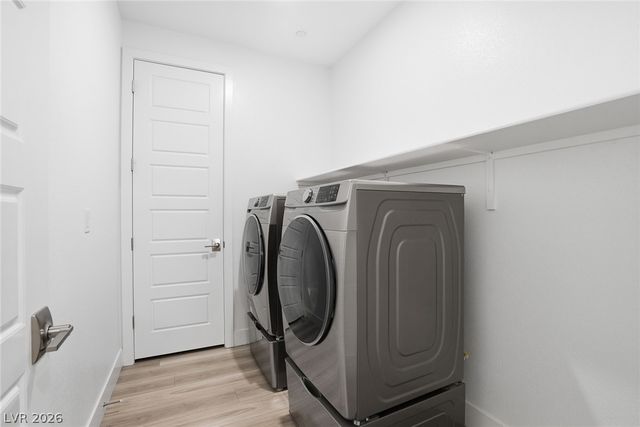 1917 Regal Bluff Drive, Henderson, NV 89052