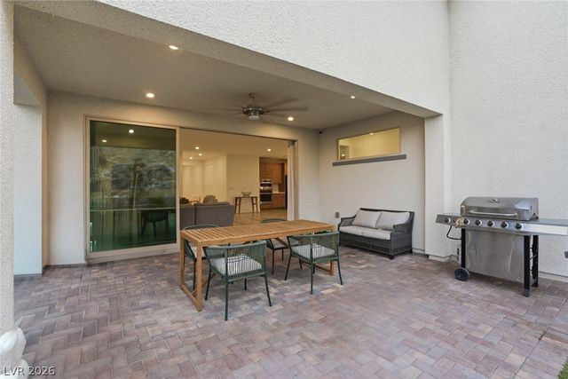 1917 Regal Bluff Drive, Henderson, NV 89052