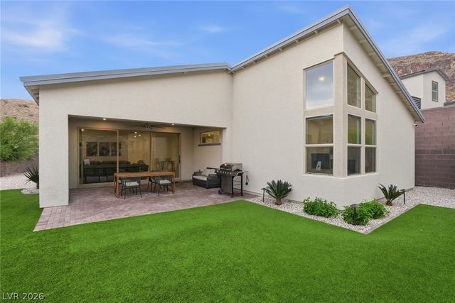 1917 Regal Bluff Drive, Henderson, NV 89052