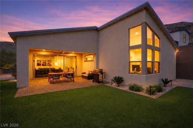 1917 Regal Bluff Drive, Henderson, NV 89052