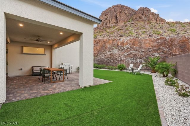 1917 Regal Bluff Drive, Henderson, NV 89052