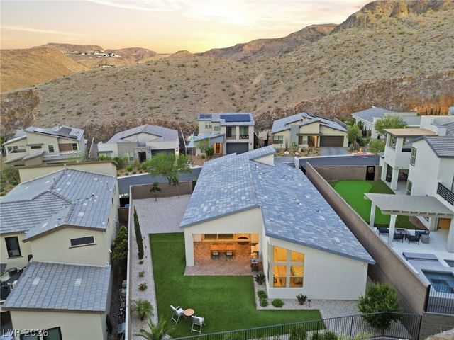 1917 Regal Bluff Drive, Henderson, NV 89052