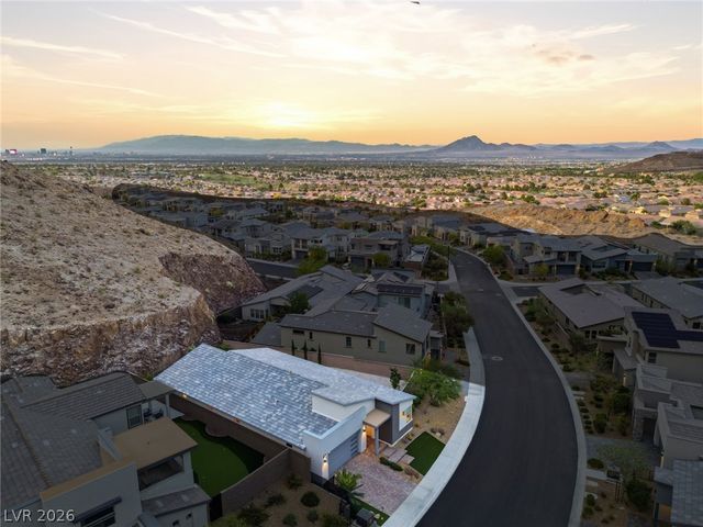 1917 Regal Bluff Drive, Henderson, NV 89052