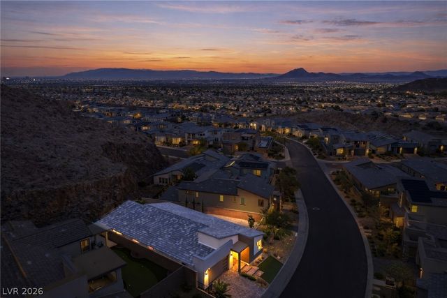 1917 Regal Bluff Drive, Henderson, NV 89052