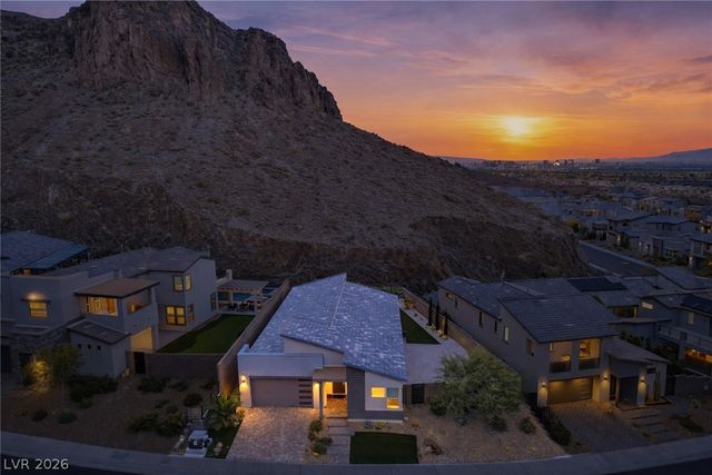 1917 Regal Bluff Drive, Henderson, NV 89052