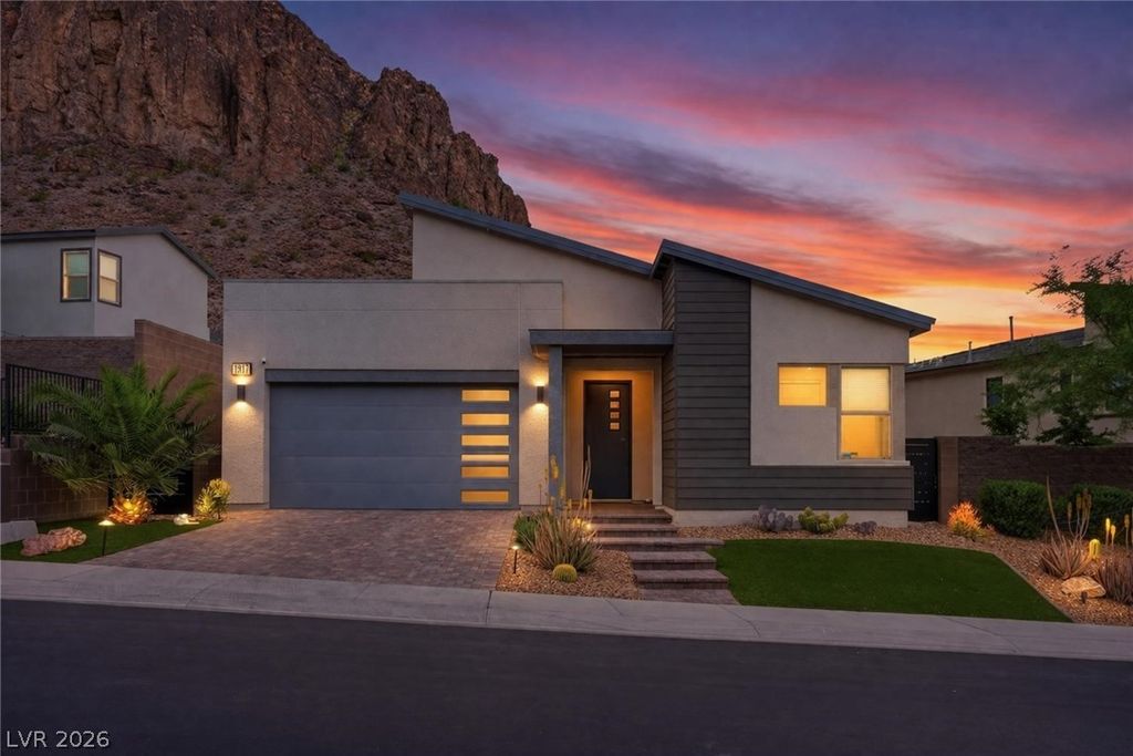 1917 Regal Bluff Drive, Henderson, NV 89052