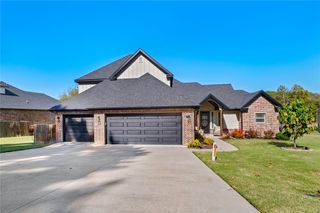 2585 Peck Road, Pea Ridge, AR 72751