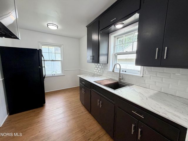 1204 Hawk Street, Toledo, OH 43612