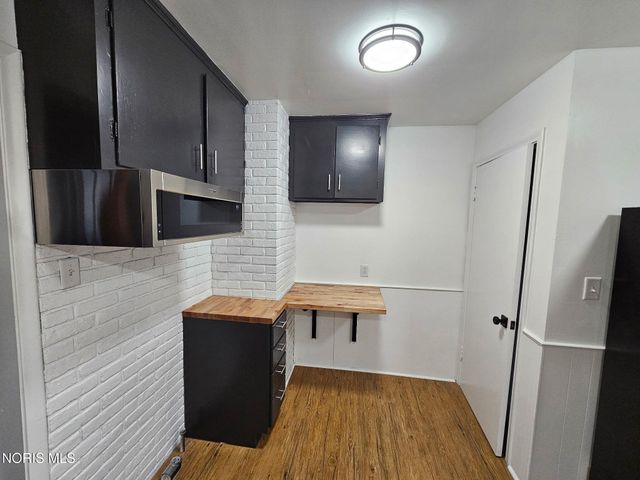 1204 Hawk Street, Toledo, OH 43612