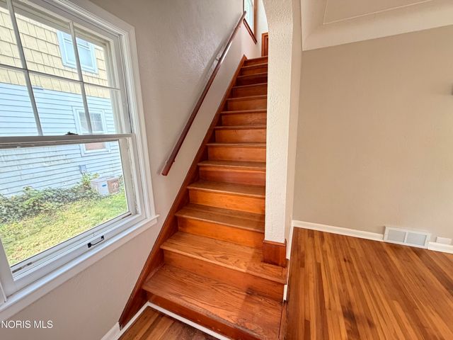 1204 Hawk Street, Toledo, OH 43612