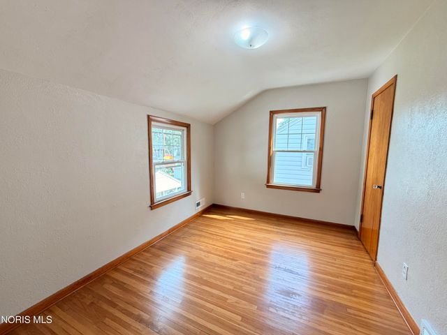 1204 Hawk Street, Toledo, OH 43612