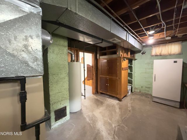 1204 Hawk Street, Toledo, OH 43612