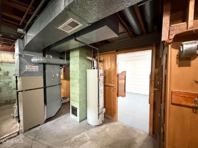 1204 Hawk Street, Toledo, OH 43612