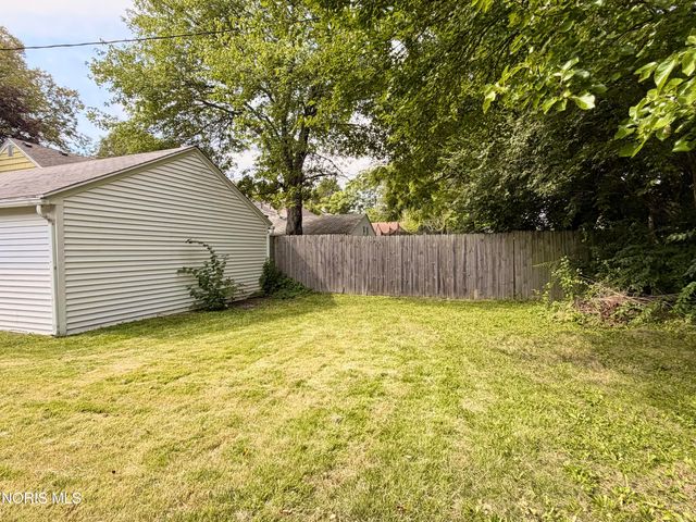 1204 Hawk Street, Toledo, OH 43612
