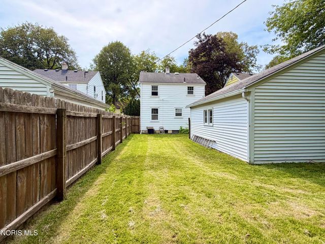 1204 Hawk Street, Toledo, OH 43612