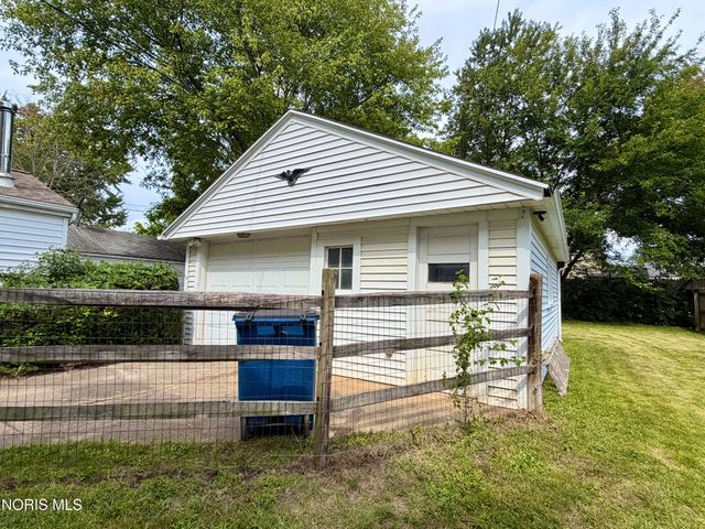 1204 Hawk Street, Toledo, OH 43612