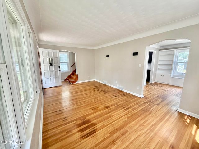 1204 Hawk Street, Toledo, OH 43612
