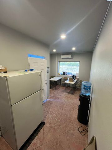 1585 Dale Ave, Benton City, WA 99320