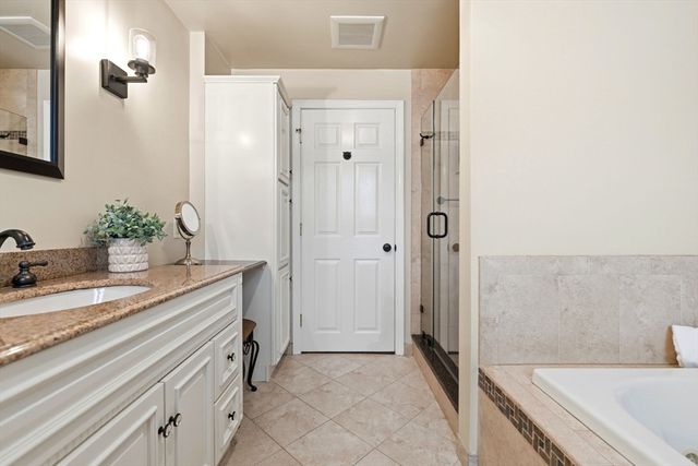 9 Chester Ave, Woburn, MA 01801