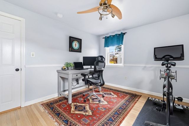 9 Chester Ave, Woburn, MA 01801