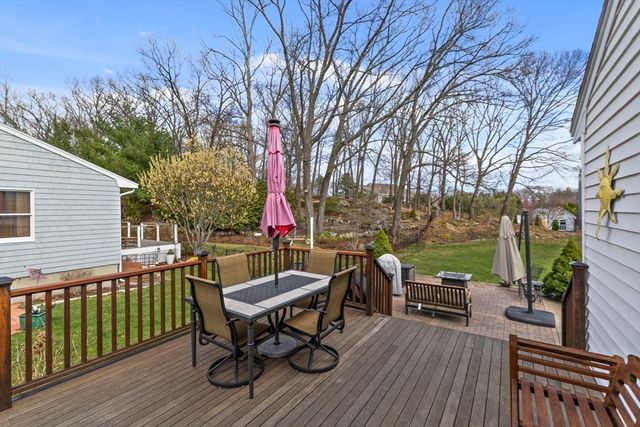 9 Chester Ave, Woburn, MA 01801