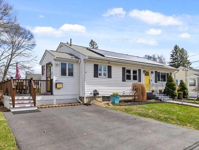9 Chester Ave, Woburn, MA 01801