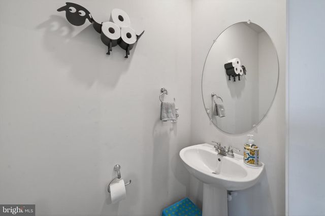 41 EXTROVERT DR, Charles Town, WV 25414