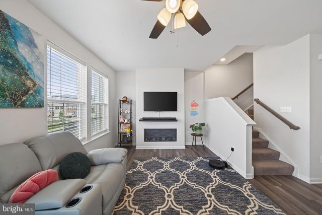 41 EXTROVERT DR, Charles Town, WV 25414