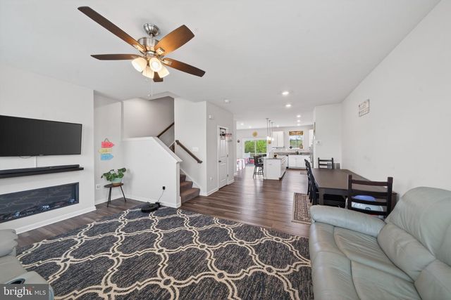 41 EXTROVERT DR, Charles Town, WV 25414
