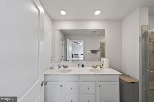 41 EXTROVERT DR, Charles Town, WV 25414