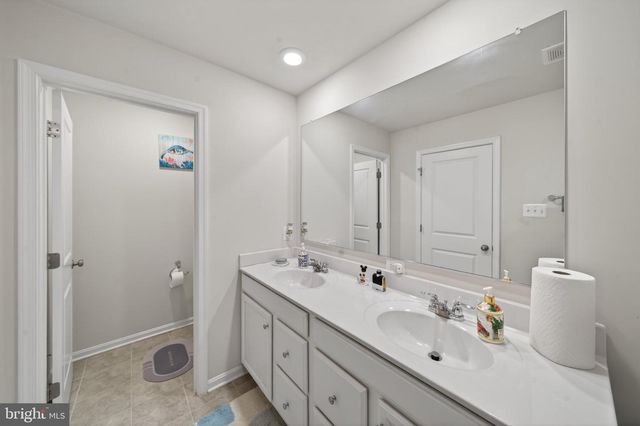 41 EXTROVERT DR, Charles Town, WV 25414