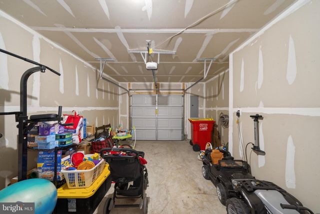 41 EXTROVERT DR, Charles Town, WV 25414