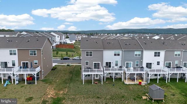 41 EXTROVERT DR, Charles Town, WV 25414