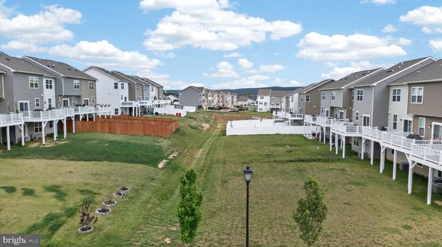 41 EXTROVERT DR, Charles Town, WV 25414