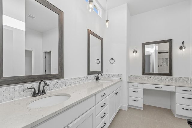 9650 N Wilkinson St, Maize, KS 67101